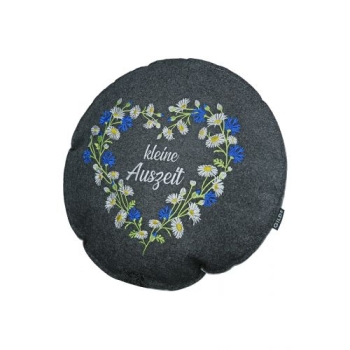 Preview: Filzkissen Wildblumen rund dunkelgrau hellgrau bestickt und Spruch Ø 40 cm H 5cm