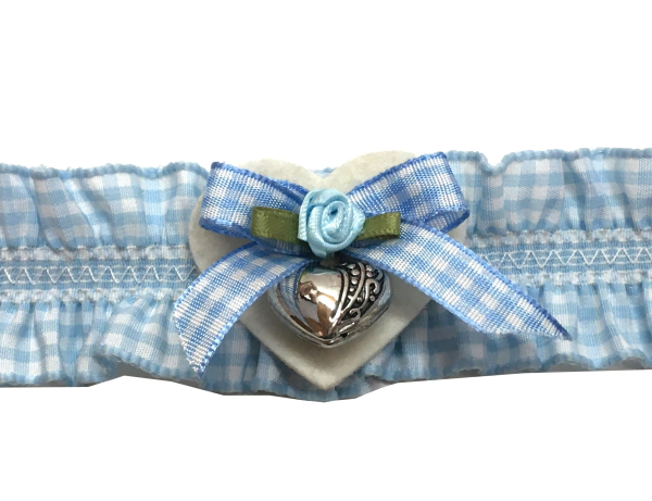 Strumpfband blau kariert mit Filzherz und Rose - Kopie