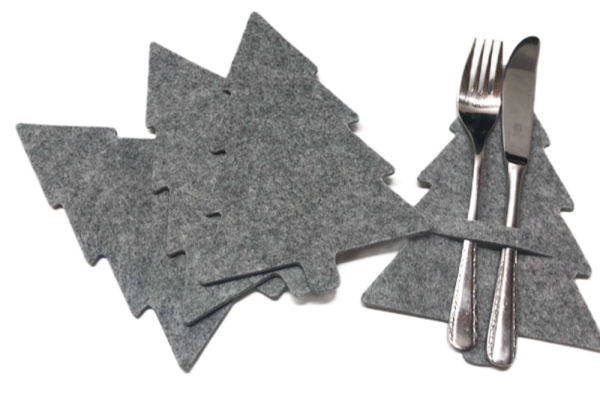 Gilde Weihnachtliche Bestecktaschen hellgrau Tannenbaum 4 Stück im Set