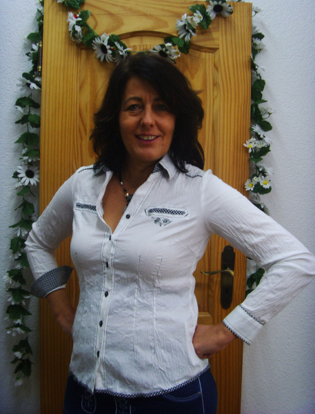 Modische weiße Trachtenbluse Erika Crashoptik